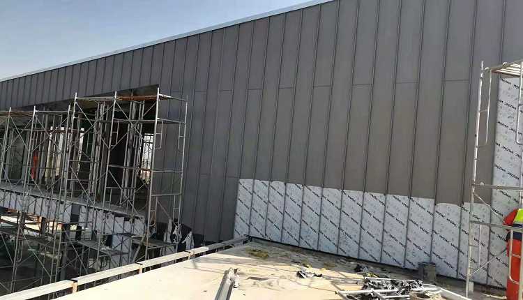 拓佳YX25-330鈦鋅板墻面工程